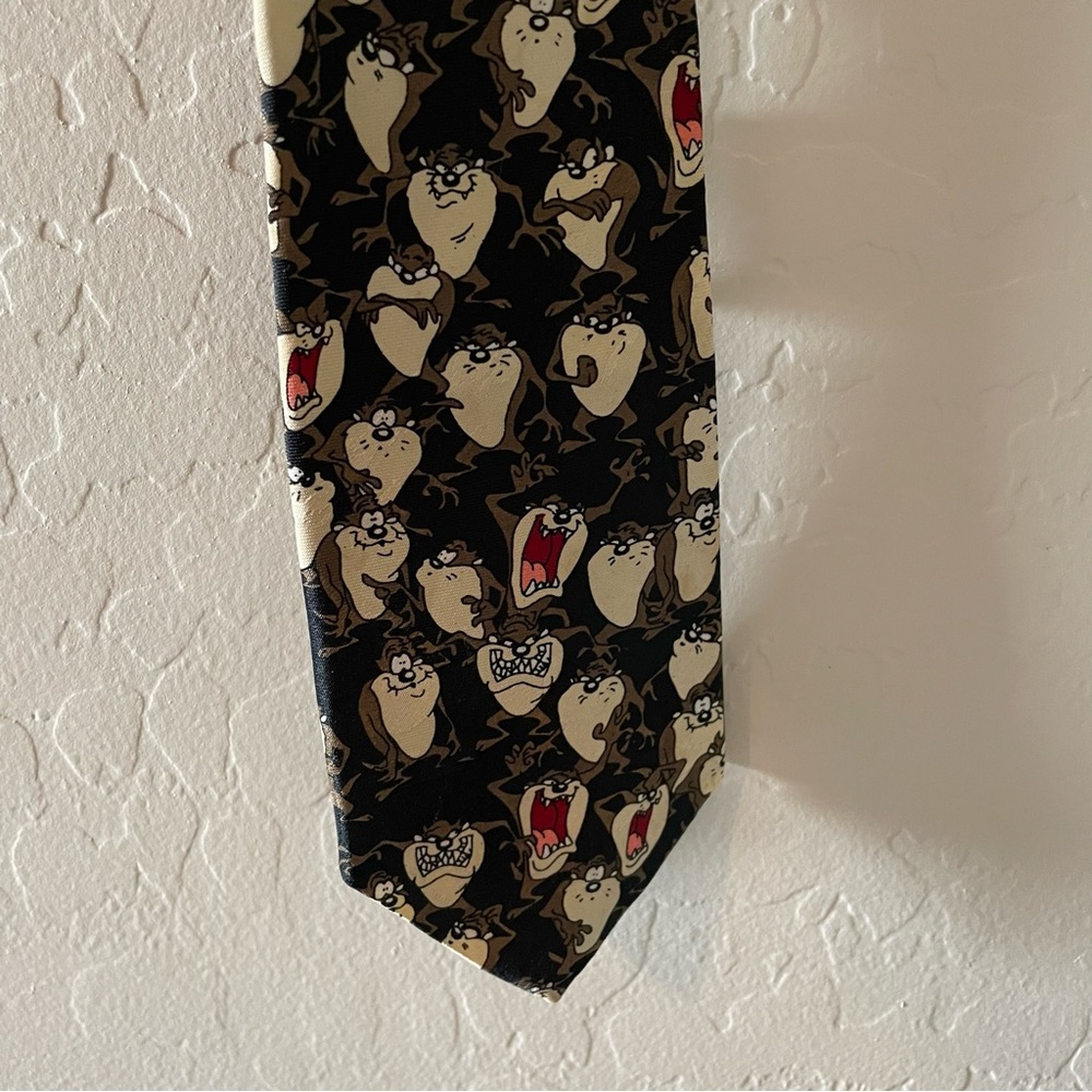 VINTAGE Tie 90s Tasmanian Devil Looney Tunes Mania 100% Silk Warner Bros 1996